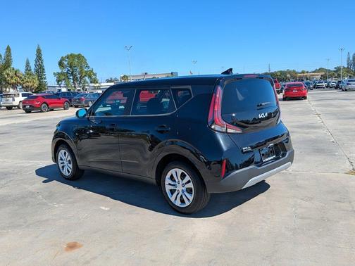 Fusion Orange 2023 Kia Soul LX