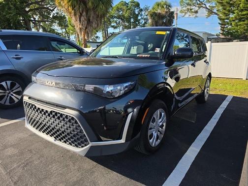 Fusion Orange 2023 Kia Soul LX