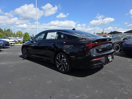 2026 Kia K5 EX