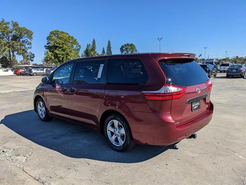 2016 Toyota Sienna L