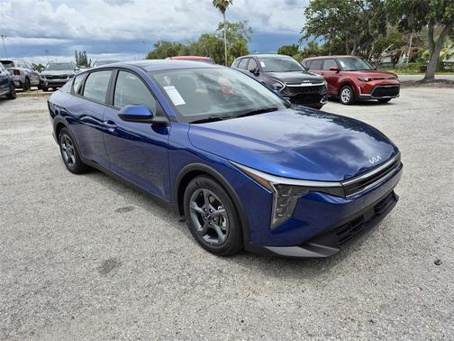 2025 Kia K4 LXS