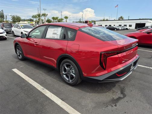2025 Kia K4 LXS