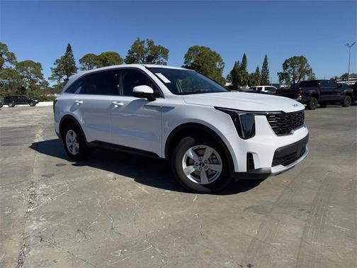 2025 Kia Sorento LX