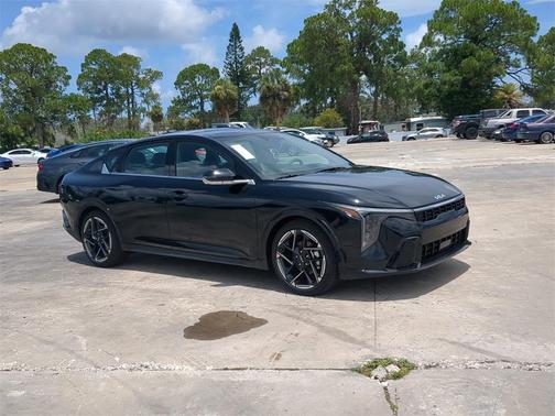 2025 Kia K4 GT-Line
