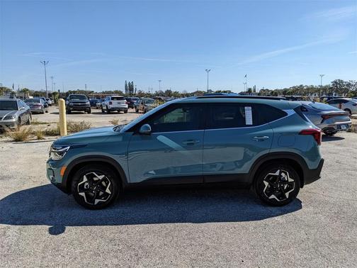 2025 Kia Seltos EX