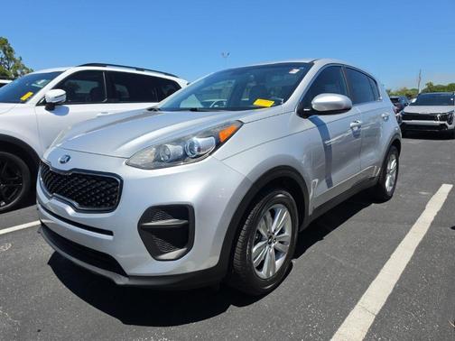Sparkling Silver 2017 Kia Sportage LX