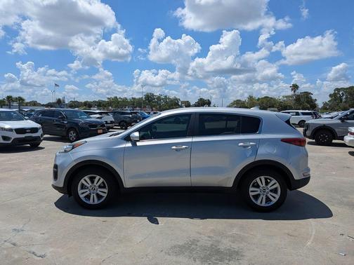 Sparkling Silver 2017 Kia Sportage LX