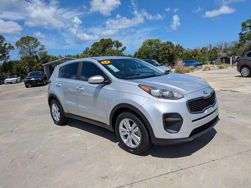 Sparkling Silver 2017 Kia Sportage LX
