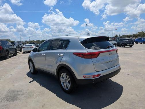 Sparkling Silver 2017 Kia Sportage LX