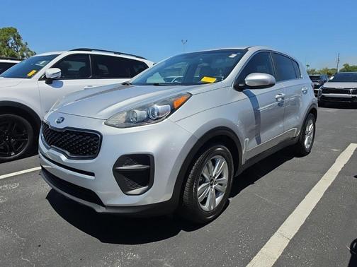 Sparkling Silver 2017 Kia Sportage LX