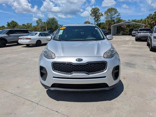 Sparkling Silver 2017 Kia Sportage LX