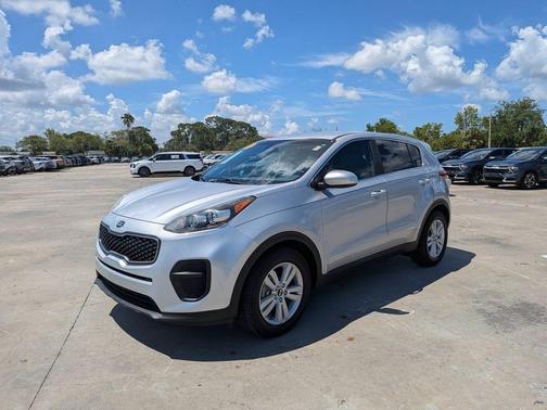 Sparkling Silver 2017 Kia Sportage LX