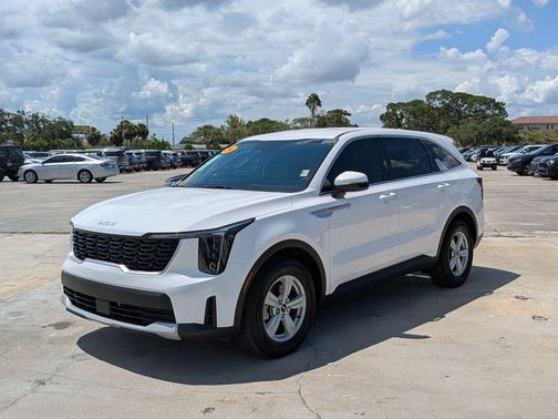Glacial White Pearl 2024 Kia Sorento LX