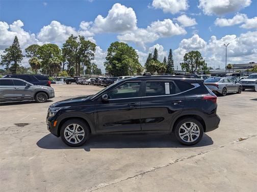 2022 Kia Seltos S