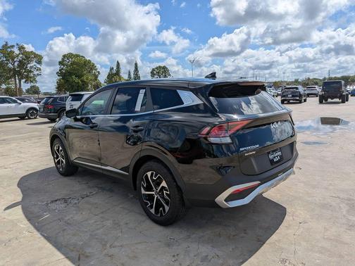 Ebony Black 2024 Kia Sportage EX