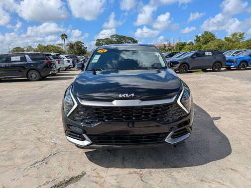 Ebony Black 2024 Kia Sportage EX