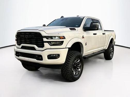 2025 RAM 2500 Big Horn Crew Cab 4x4 64' Box