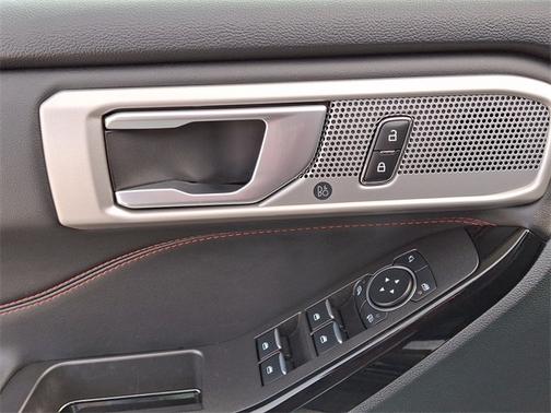 2024 Ford Explorer ST-LINE