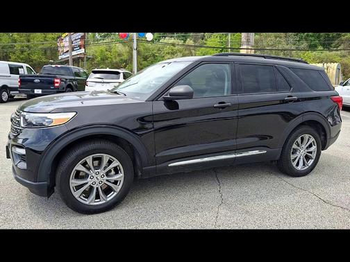 AGATE BLACK METALLIC 2022 Ford Explorer XLT