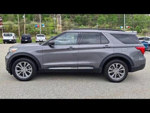 CARBONIZED GRAY METALLIC 2022 Ford Explorer XLT