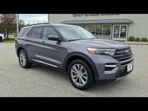 CARBONIZED GRAY METALLIC 2022 Ford Explorer XLT