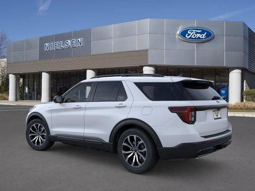 SPACE WHITE METALLIC 2026 Ford Explorer ST-Line