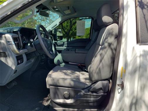 OXFORD WHITE 2023 Ford F-250 XL
