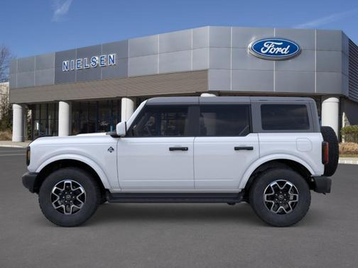 OXFORD WHITE 2026 Ford Bronco Outer Banks