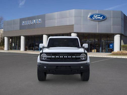OXFORD WHITE 2026 Ford Bronco Outer Banks