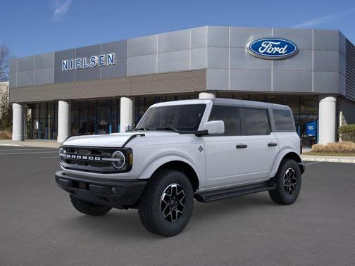 OXFORD WHITE 2026 Ford Bronco Outer Banks