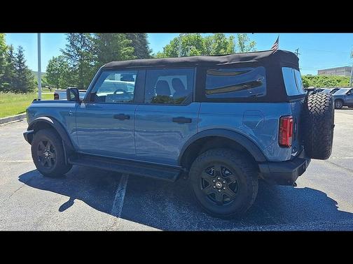 AZURE GRAY MET TRI-COAT 2024 Ford Bronco Black Diamond