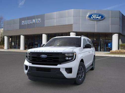 Oxford White 2026 Ford Expedition Active
