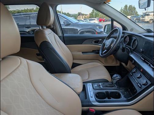Flare Red 2024 Kia Carnival LX