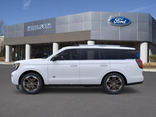Star White Metallic Tri-Coat 2026 Ford Expedition King Ranch