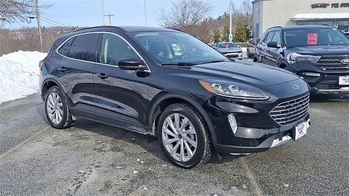 2022 Ford Escape TITANIUM