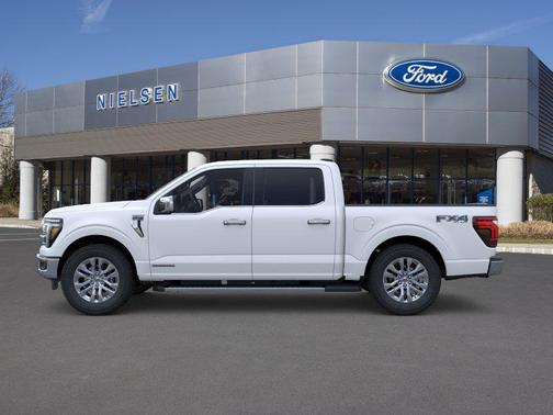 STAR WHITE METALLIC TRICOAT 2026 Ford F-150 Lariat