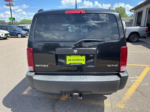 Brilliant Black Crystal Pearlcoat 2008 Dodge Nitro SXT