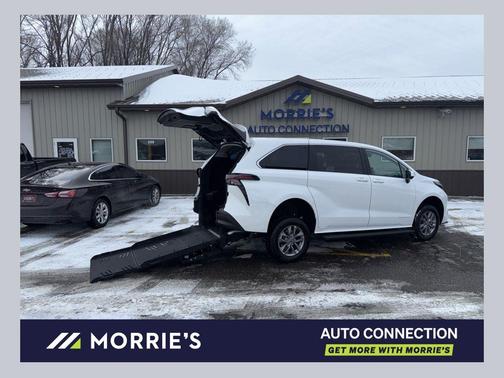 Ice Cap 2026 Toyota Sienna LE