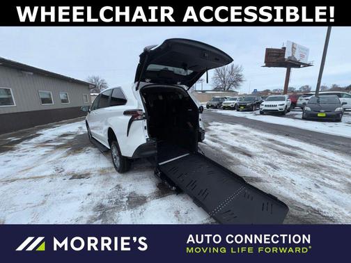 2026 Toyota Sienna LE