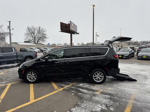 2025 Chrysler Pacifica L