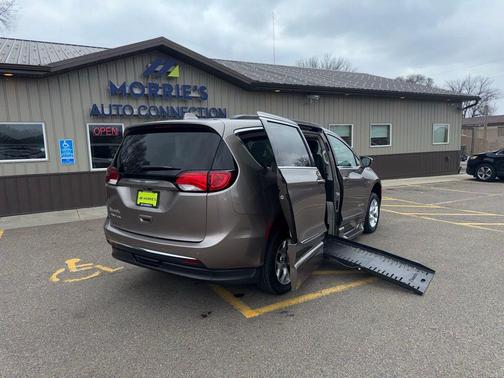 Molten Silver 2017 Chrysler Pacifica Touring-L