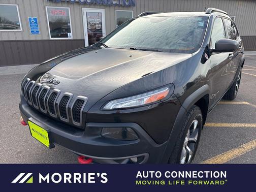 Brilliant Black Crystal Pearlcoat 2015 Jeep Cherokee Trailhawk