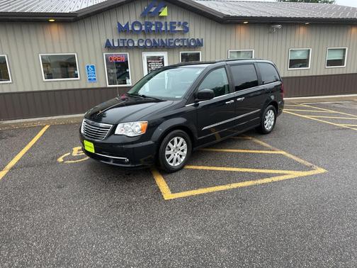2016 Chrysler Town & Country Touring