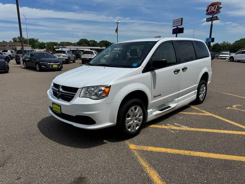 White Knuckle Clearcoat 2020 Dodge Grand Caravan SE