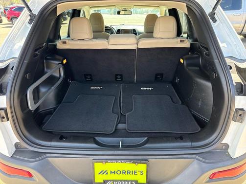 Bright White Clearcoat 2017 Jeep Cherokee Sport