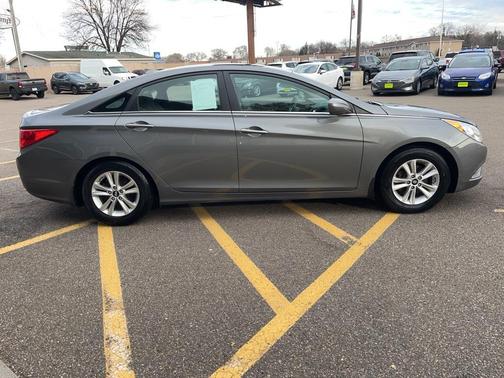 2013 Hyundai SONATA GLS