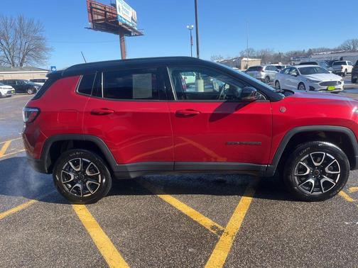 2025 Jeep Compass Trailhawk