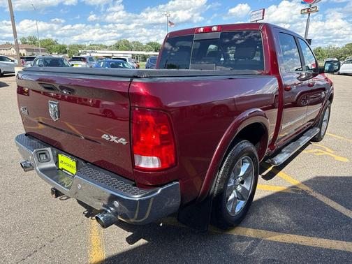 Delmonico Red Pearlcoat 2017 RAM 1500 Big Horn