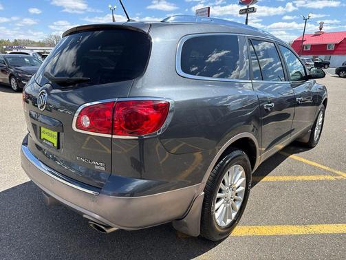 Cyber Gray Metallic 2011 Buick Enclave 1XL