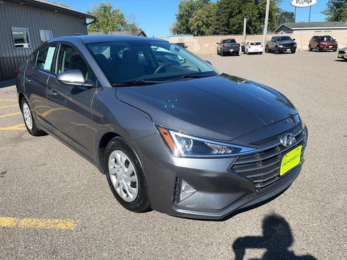 2019 Hyundai ELANTRA SE